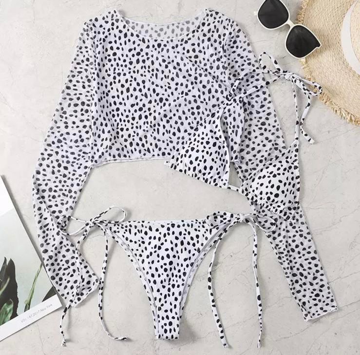 Bikini tre pezzi bianco pois neri compresa t-shirt