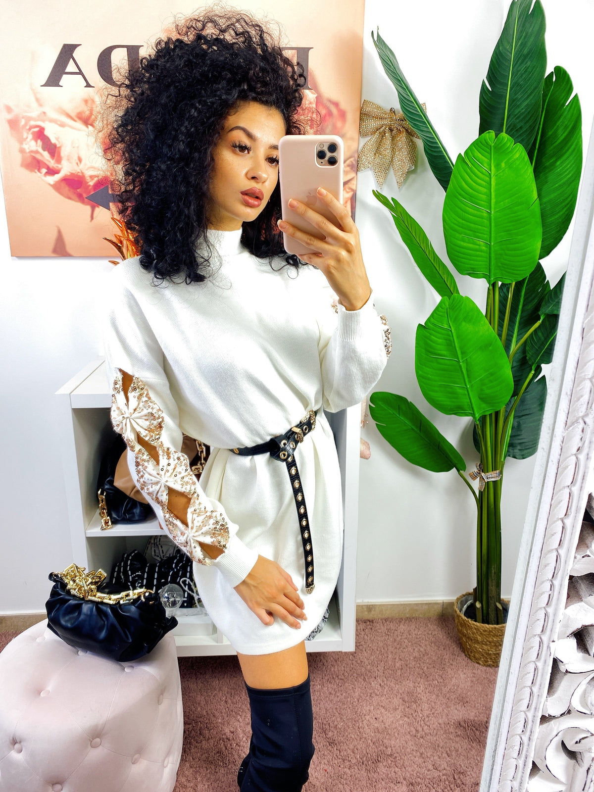 Abito in maglia con fiocchetti e paillettes