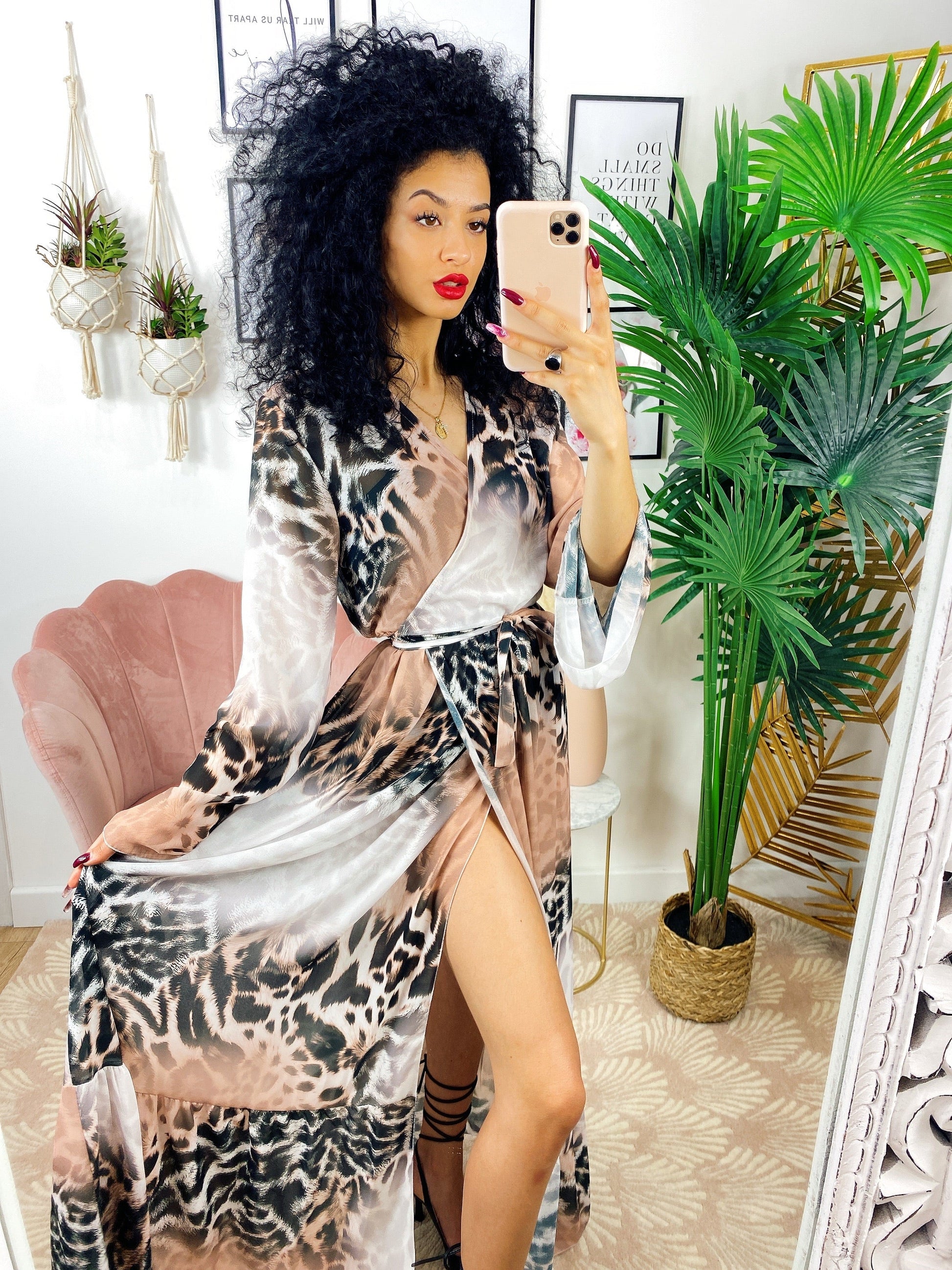 Abito a kimono leopardato con cintura