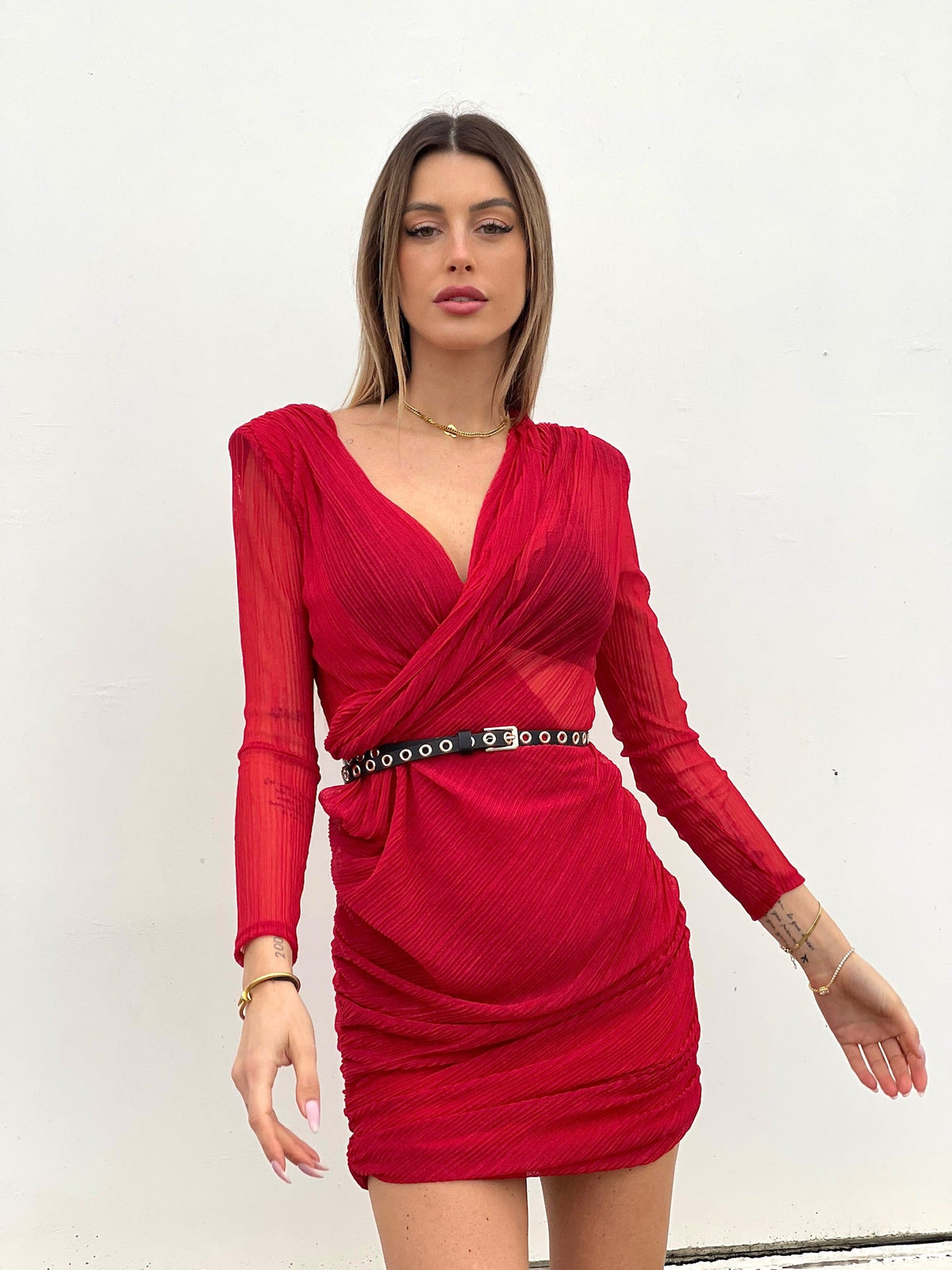 Abito rosso con scollo a incrocio