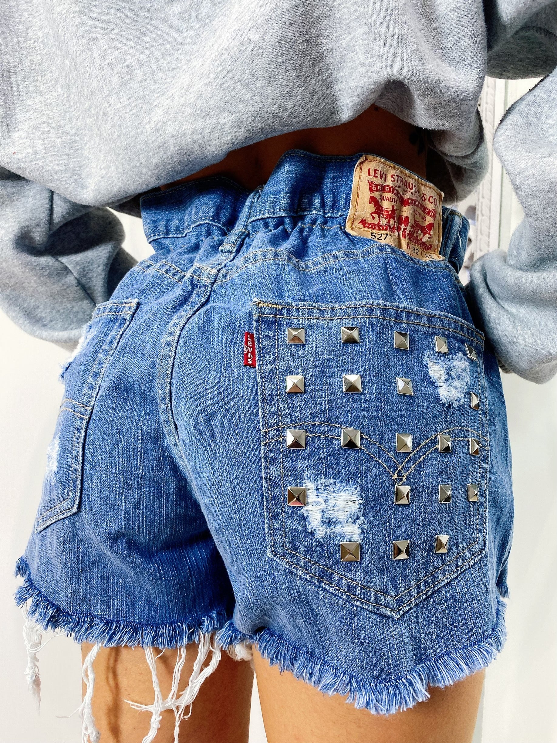 Short Levi’s Vintage bagno medio con borchie