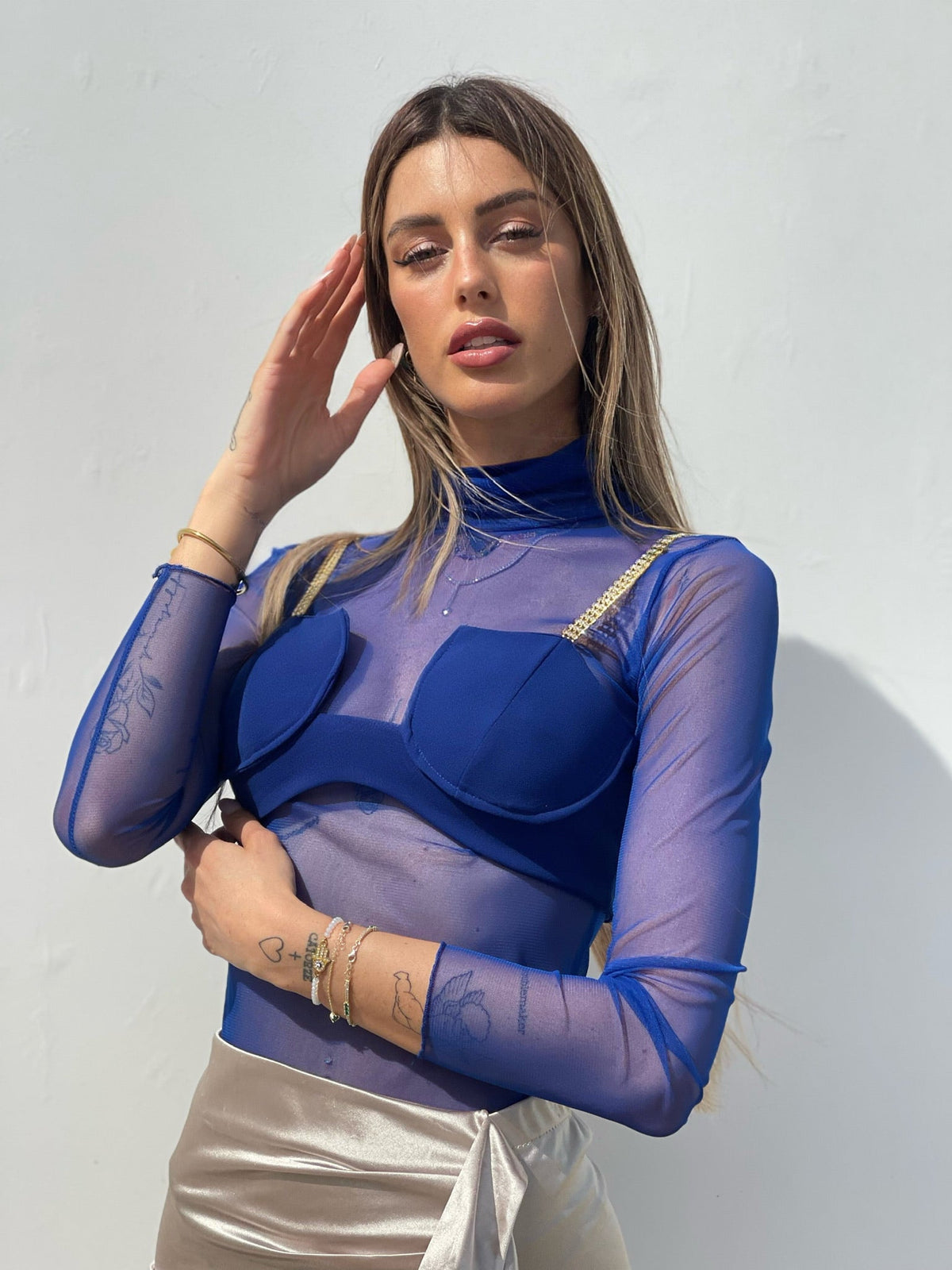 Camicia velata con corpino blu elettrico