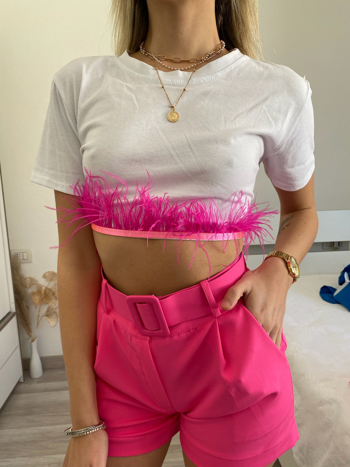 T-shirt crop piume Fuxia
