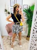 T-Shirt con perle e spalline bombate