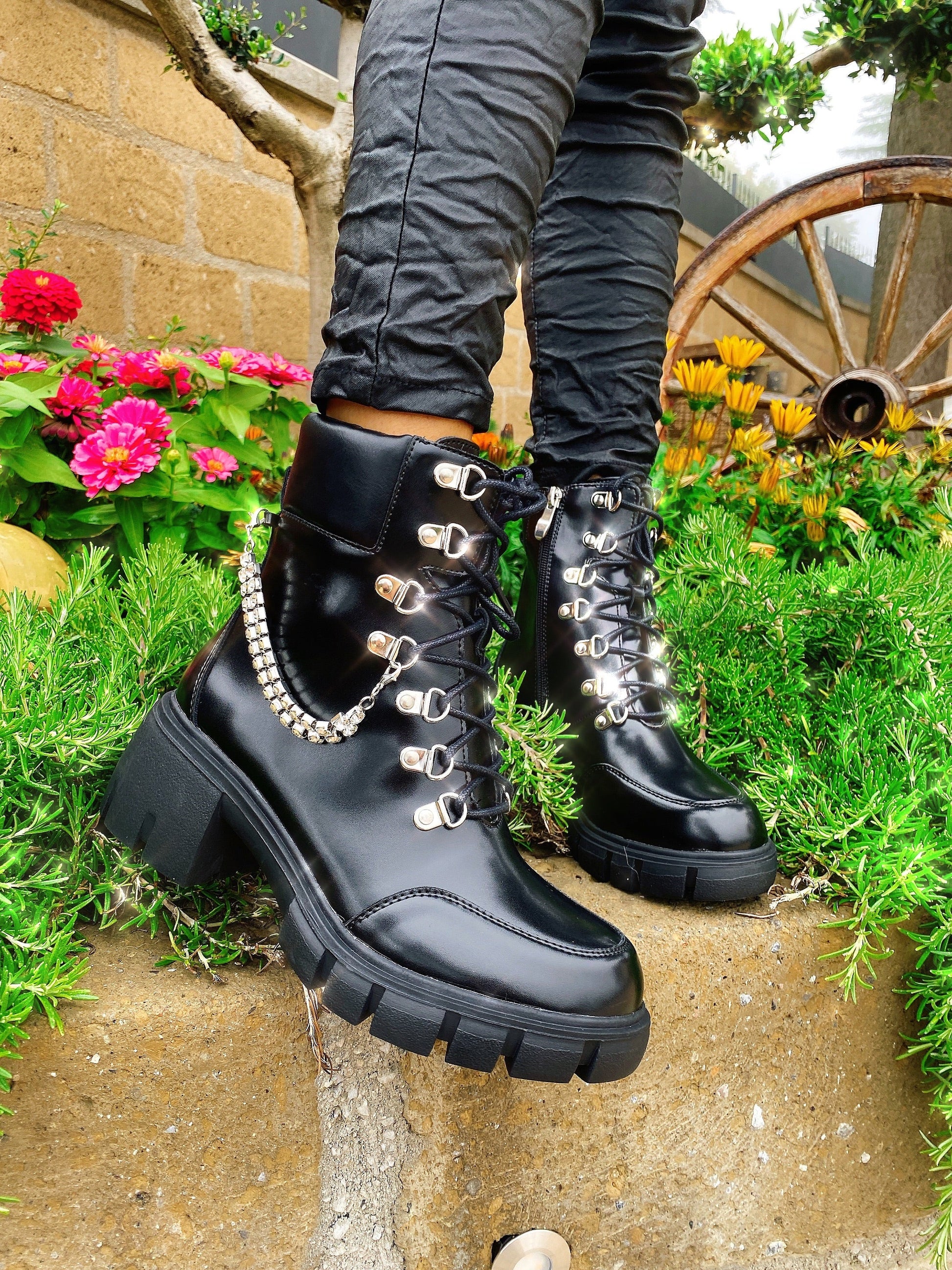 Biker con catenina di strass