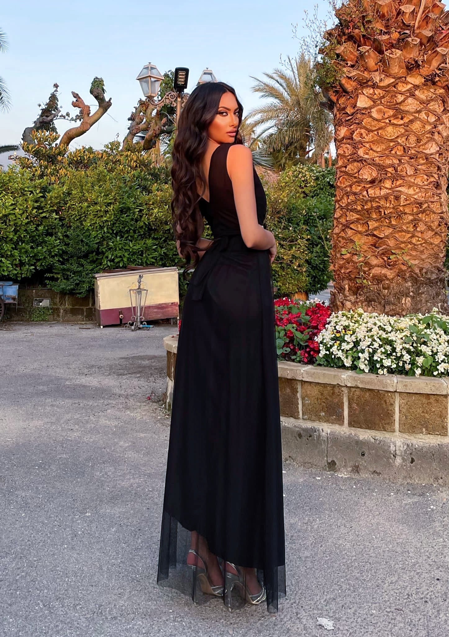 Abito in tulle nero cintura in strass