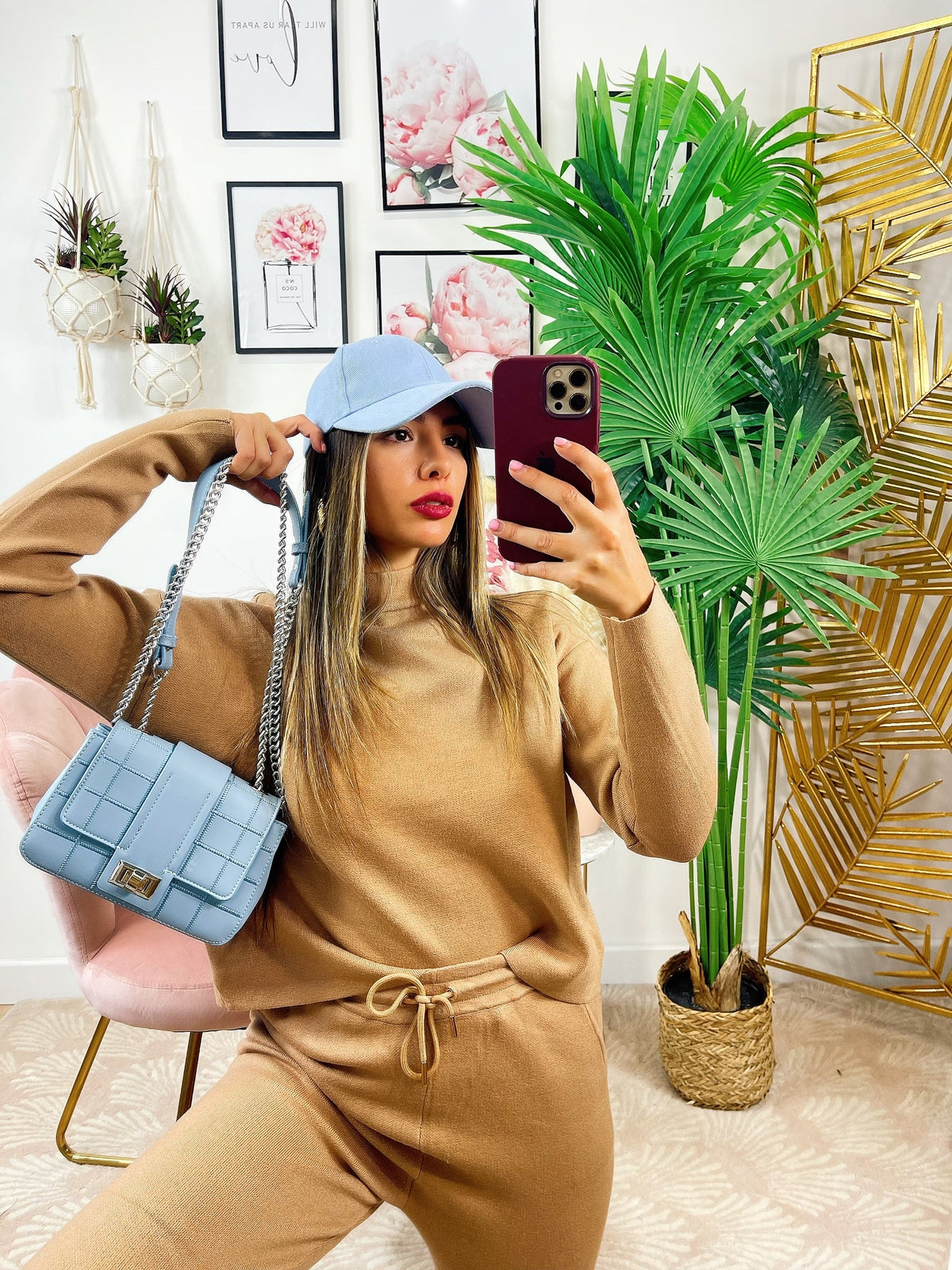 Completo maglia e pantalone camel