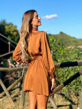 Abito in raso camel