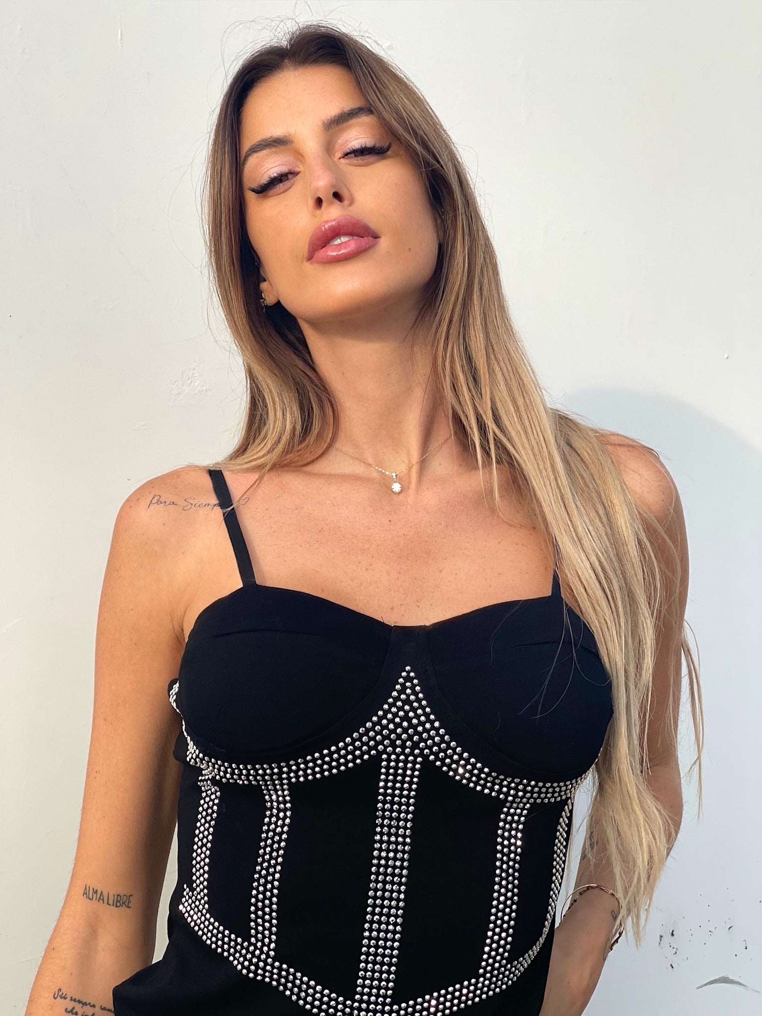 Abito a spalline con strass