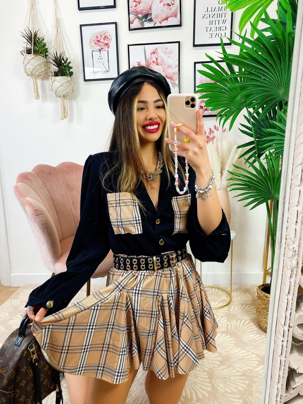 Camicia con tasca ricamata check nera