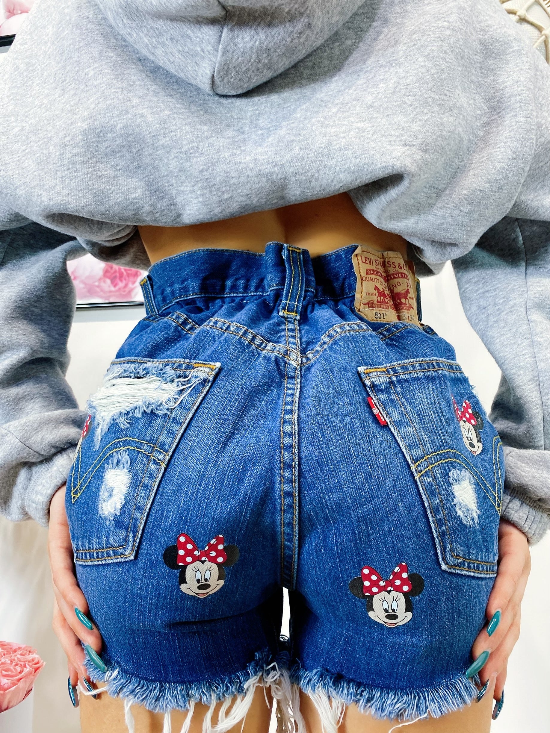 Short Levi’s Vintage con stampa topolina e strappi