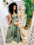 Abito con maxi spacco verde con ricami