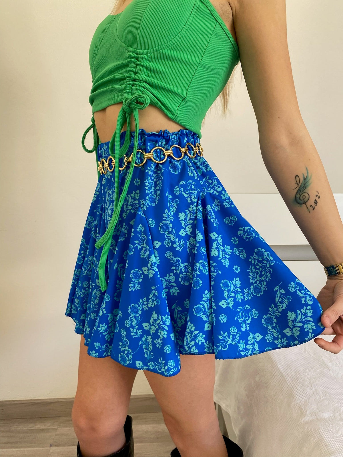 Gonna a ruota azzurra a fiorellini tiffany