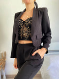 Completo giacca crop e pantalone nero