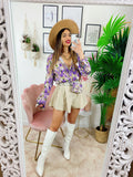 Camicia floreale con borsetta lilla