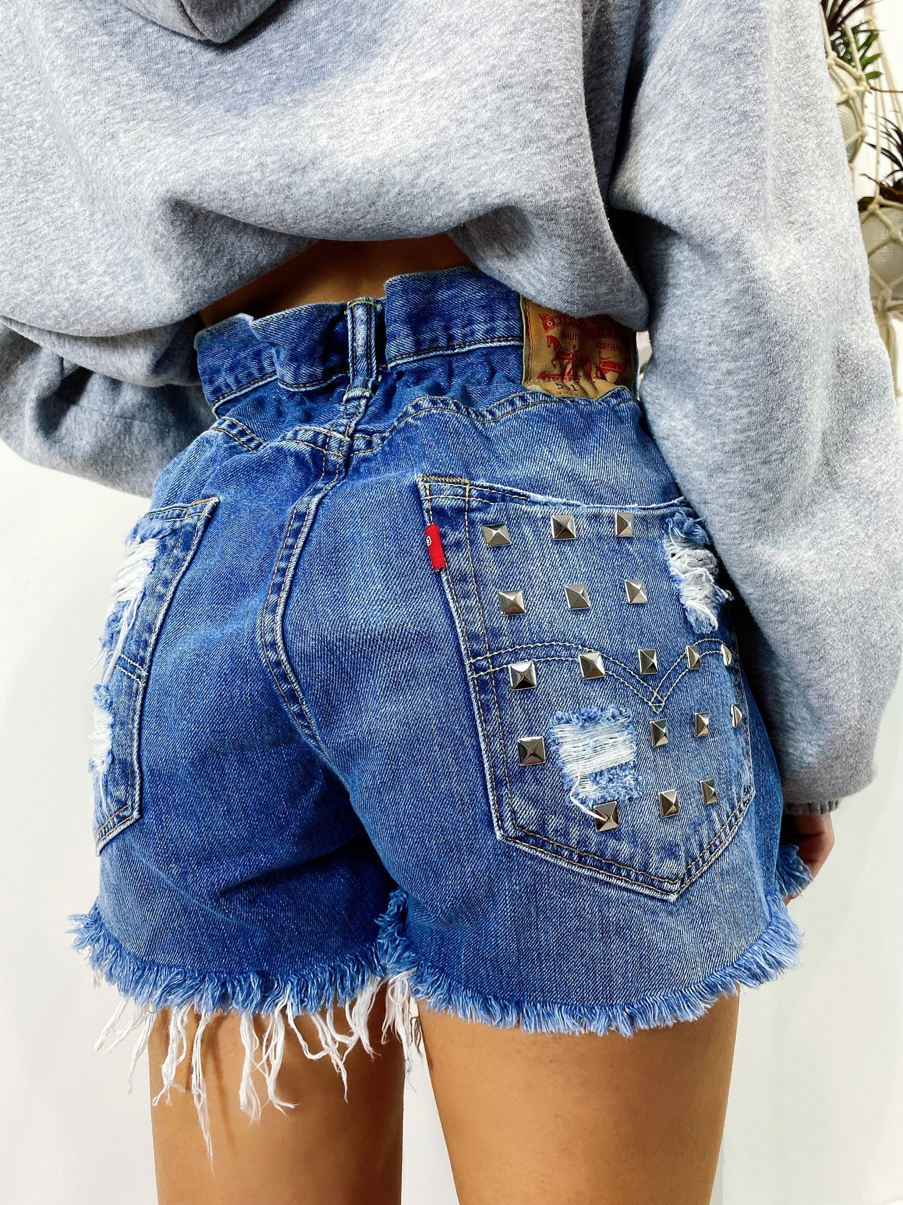 Short Levi’s Vintage con Borchie bagno medio