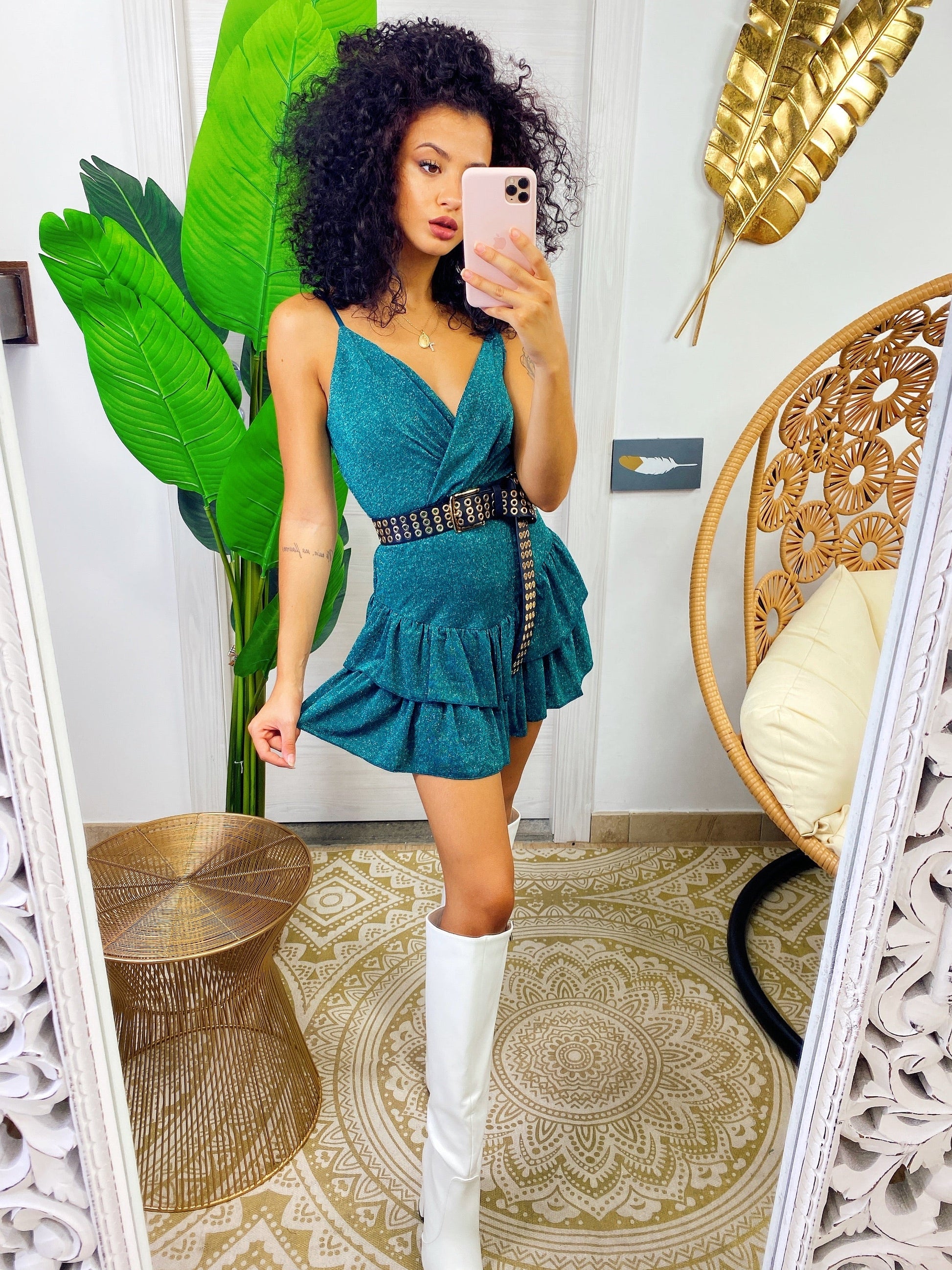 Abito corto verde bottiglia glitter con gonna asimmetrica