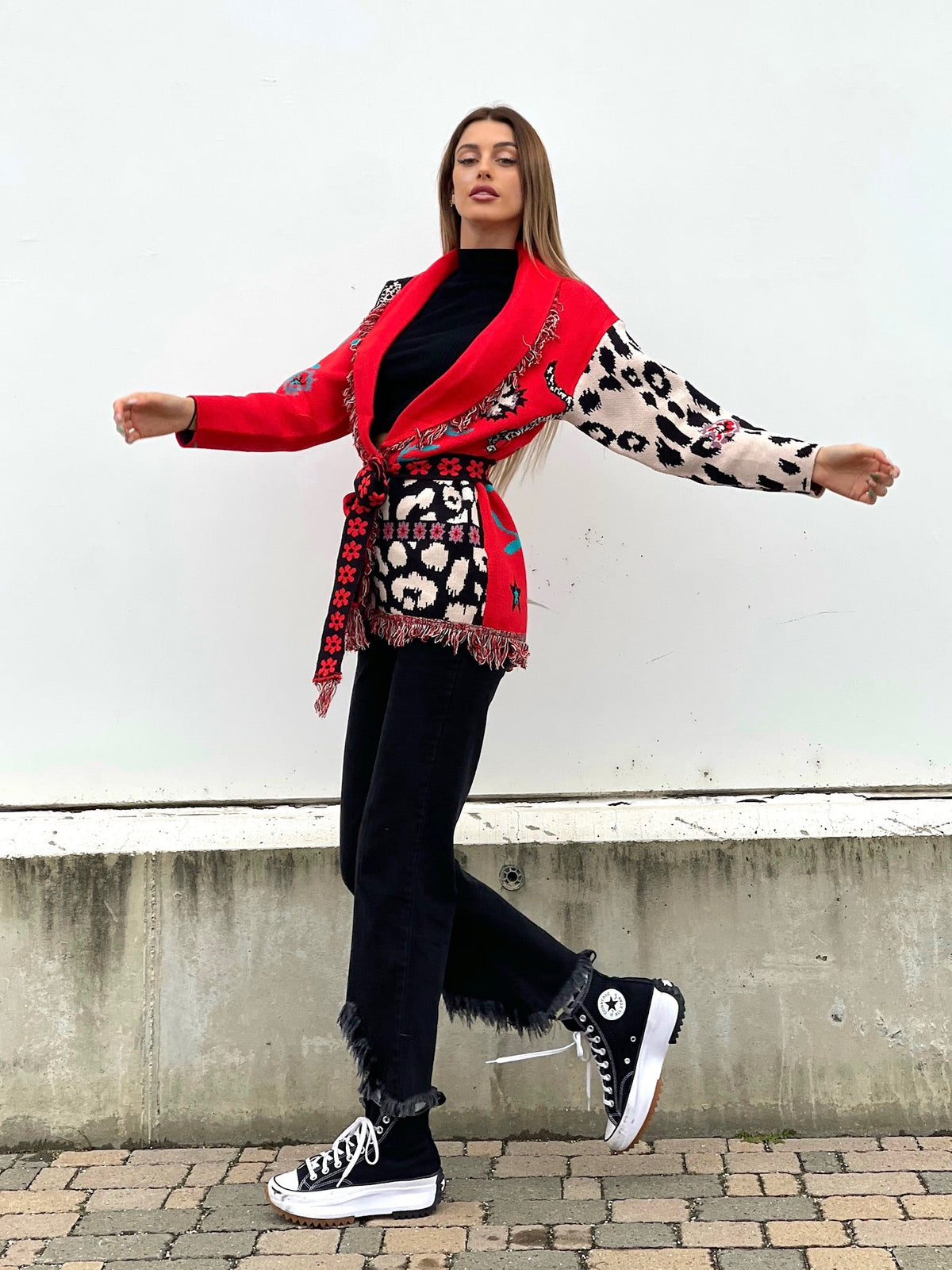 Cardigan con frange e cintura rosso