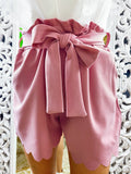 Short con fiocco orlo ondulato
