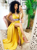 Abito in raso con maxi spacco Giallo