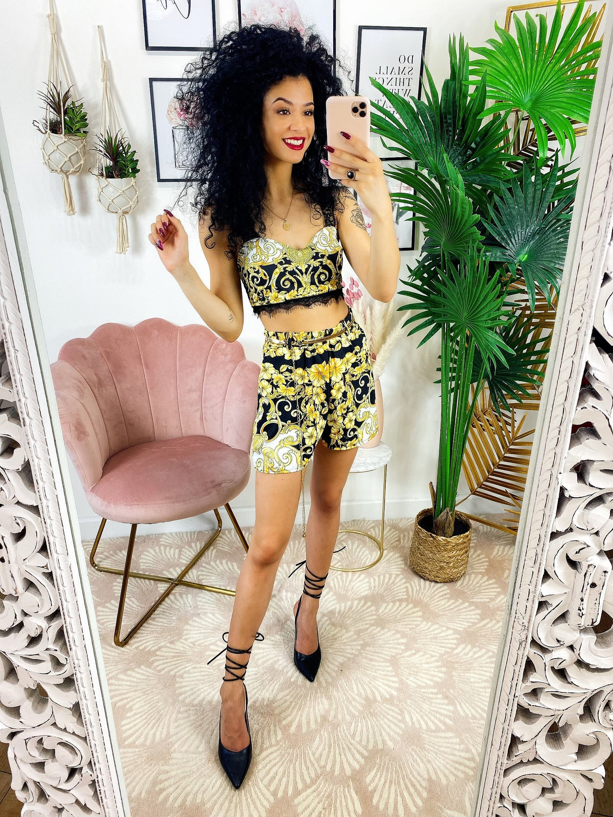Completo Etnico Top e Short con catenina