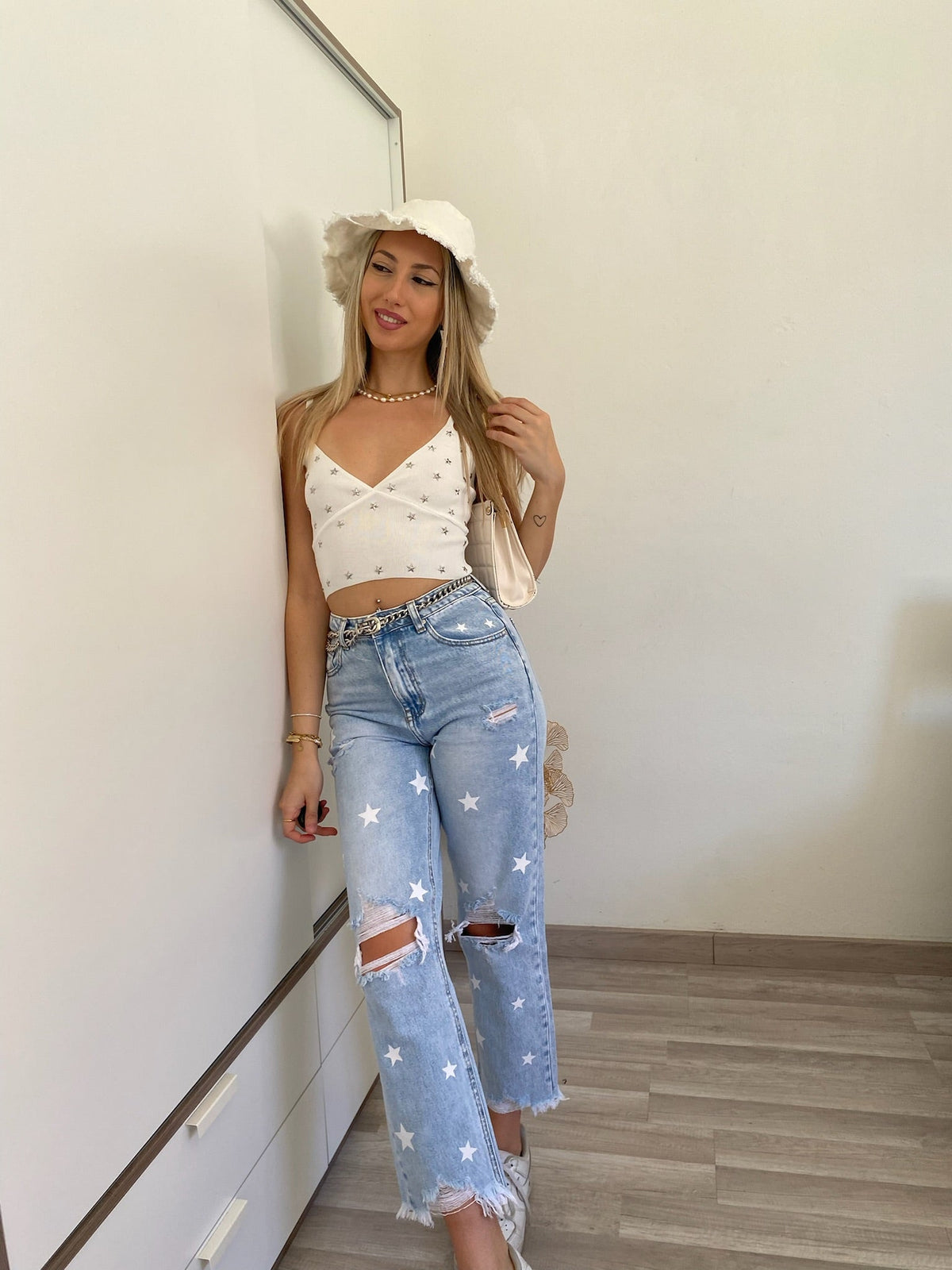 Top bianco con stelle