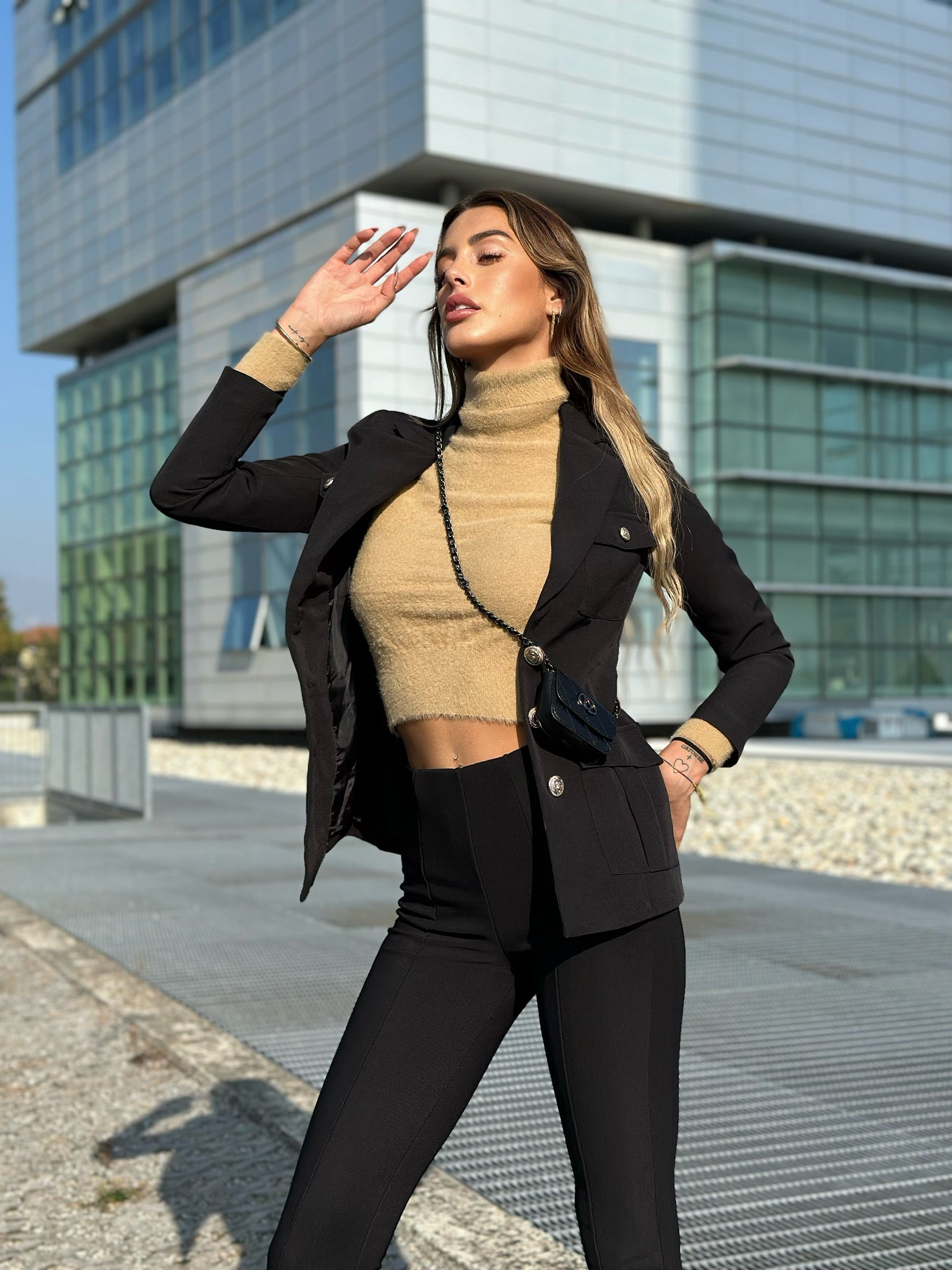 Blazer Nero con Borsetta