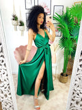 Abito in raso con maxi spacco verde smeraldo