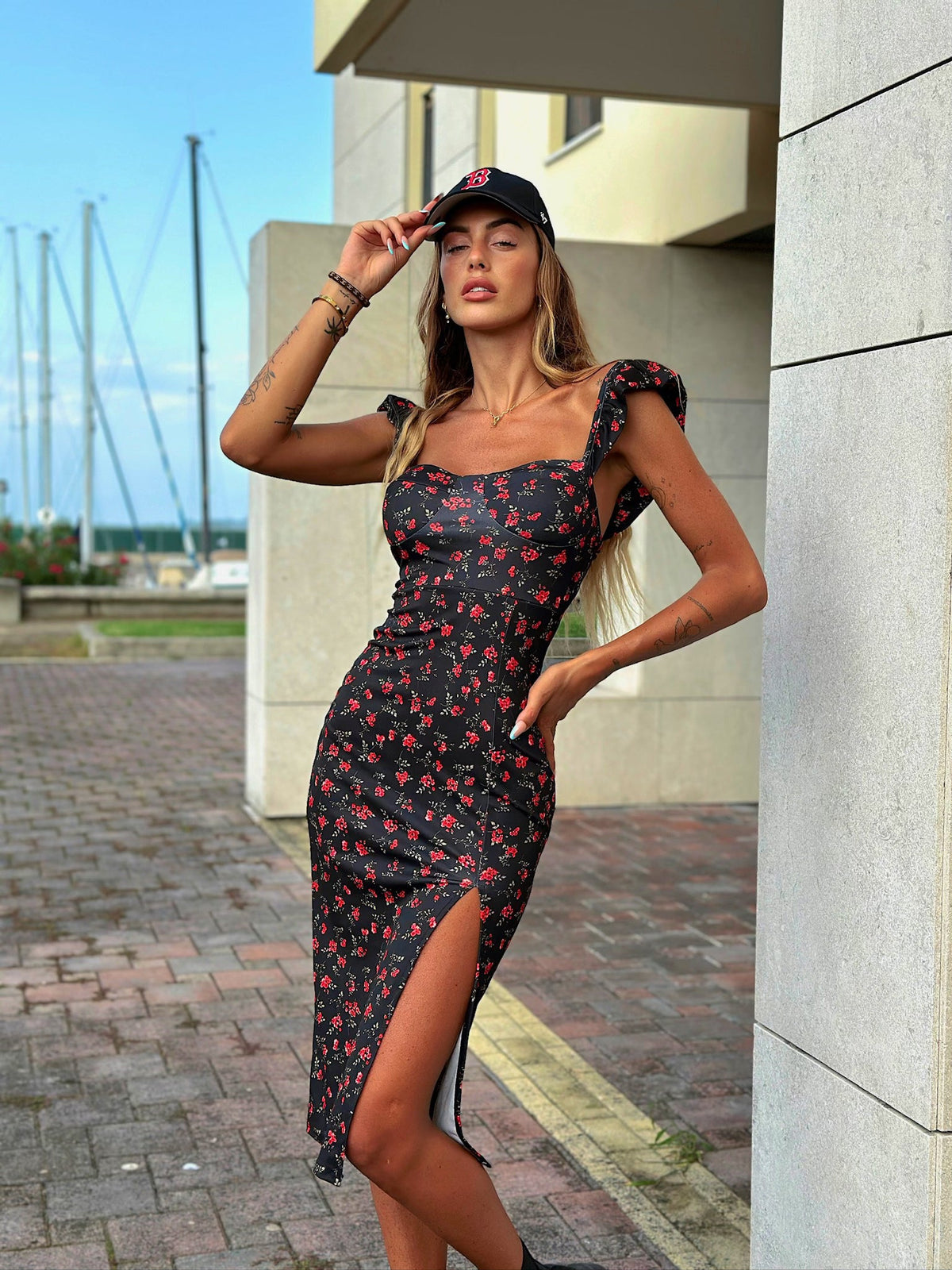 Abito midi nero fiori rossi