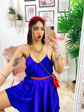 Abito con catenina blu