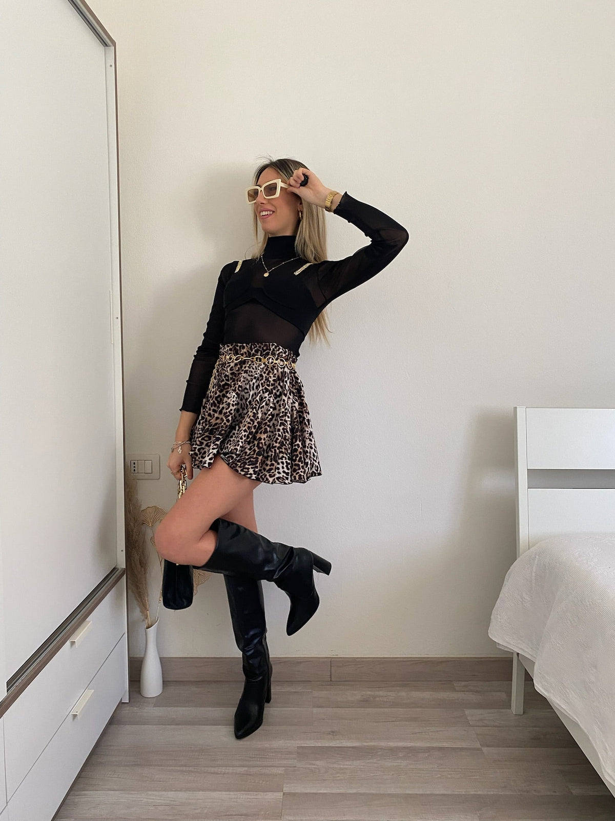 Camicia velata con corpino nero