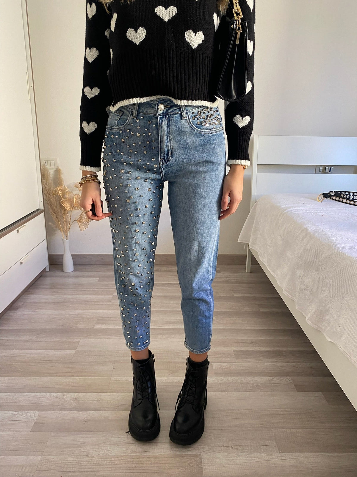Jeans con borchie chiaro