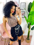 Short in jeans con marsupio e catena Nero