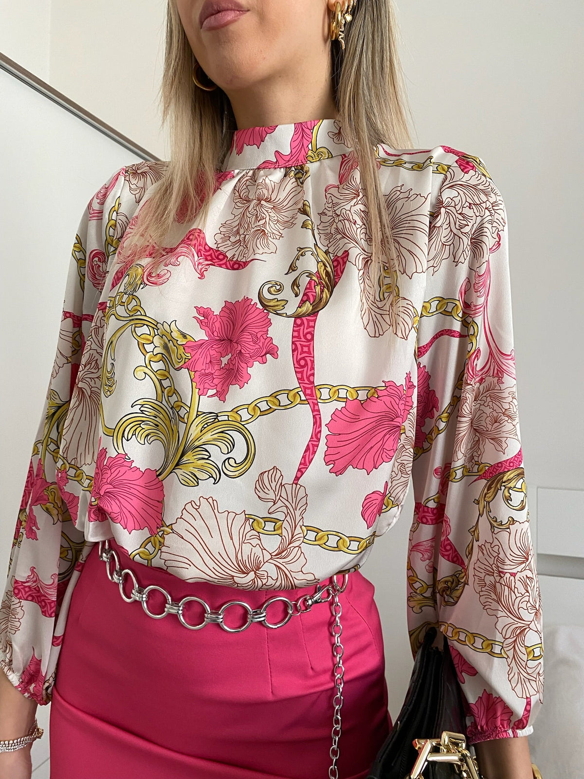 Top crop oro dettagli Fuxia