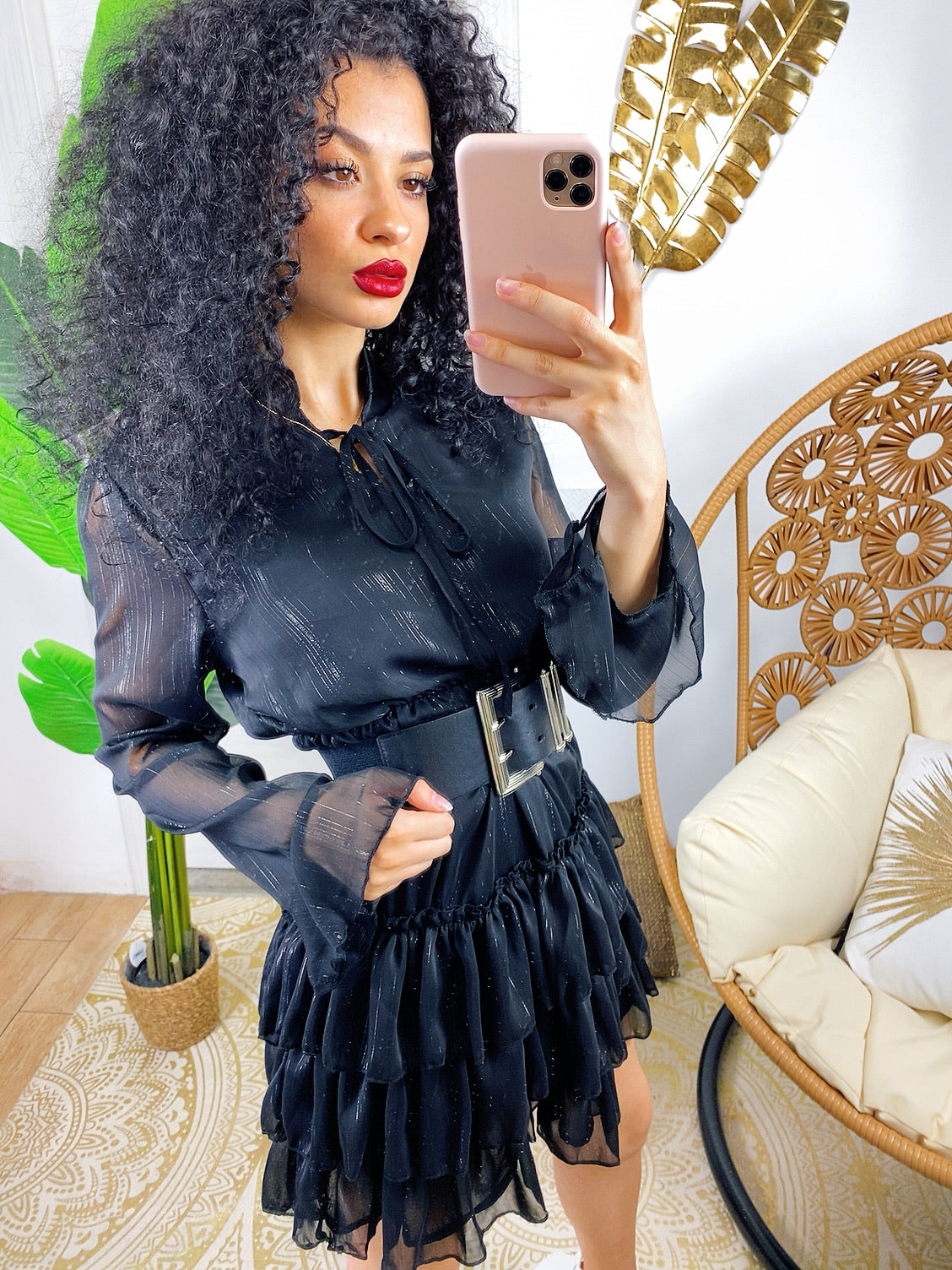 Abito a balze nero con glitter argento