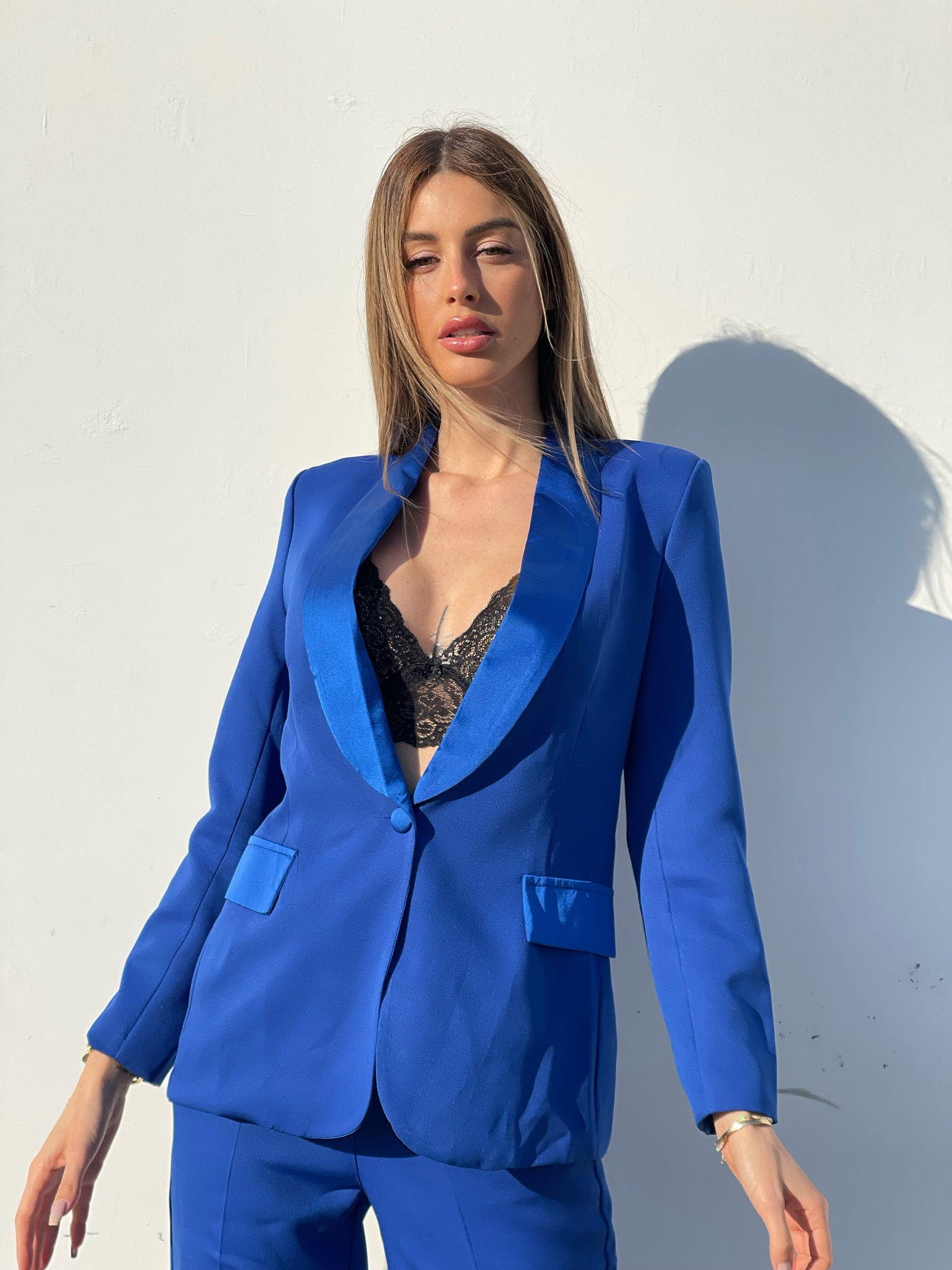 Completo giacca e pantalone blu elettrico