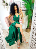 Abito in raso con maxi spacco verde smeraldo