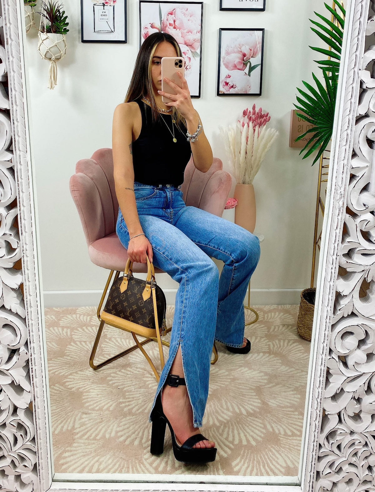 Jeans a vita alta con spacco inferiore