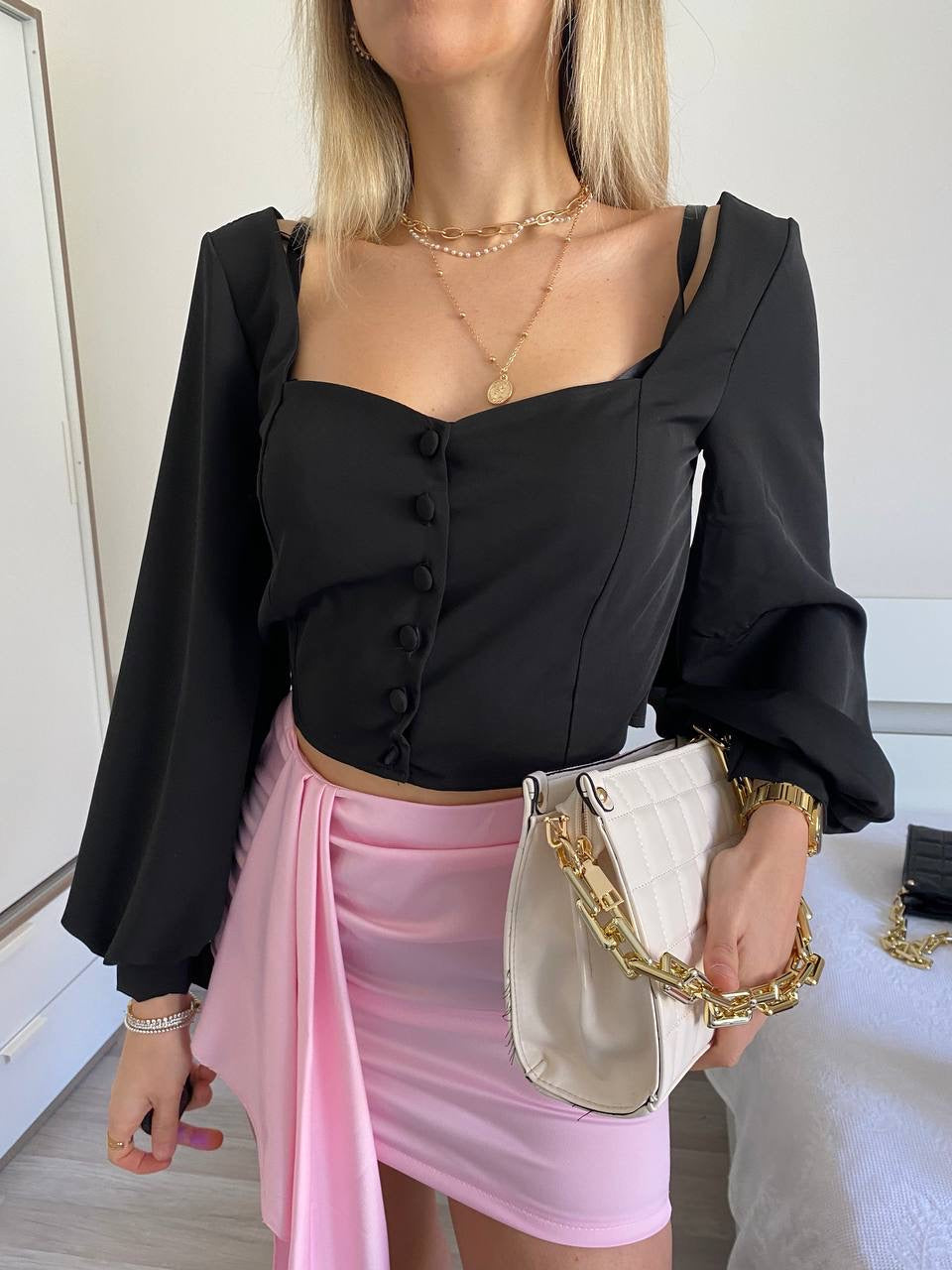 Top con bottoncini nero