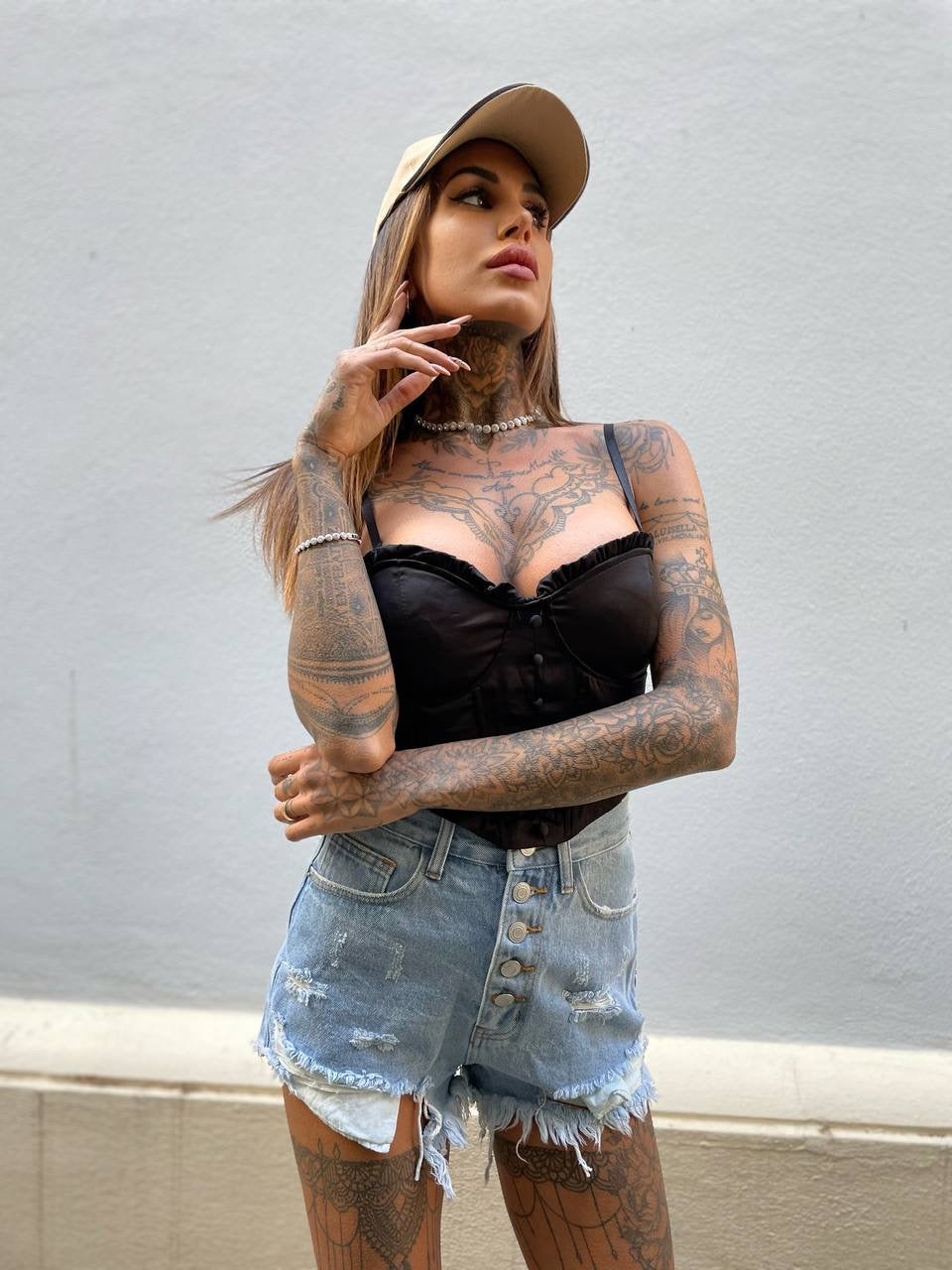 Short in jeans sfrangiato