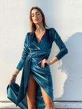 Abito lungo in velluto con maxi spacco