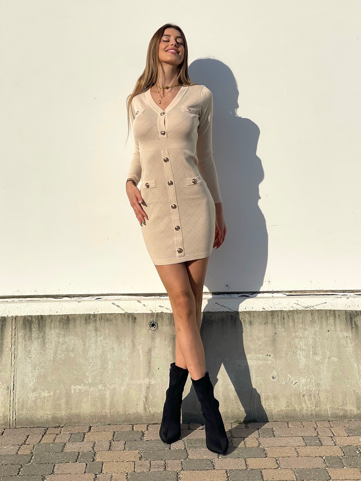 Abito in maglia con bottoni oro base Beige