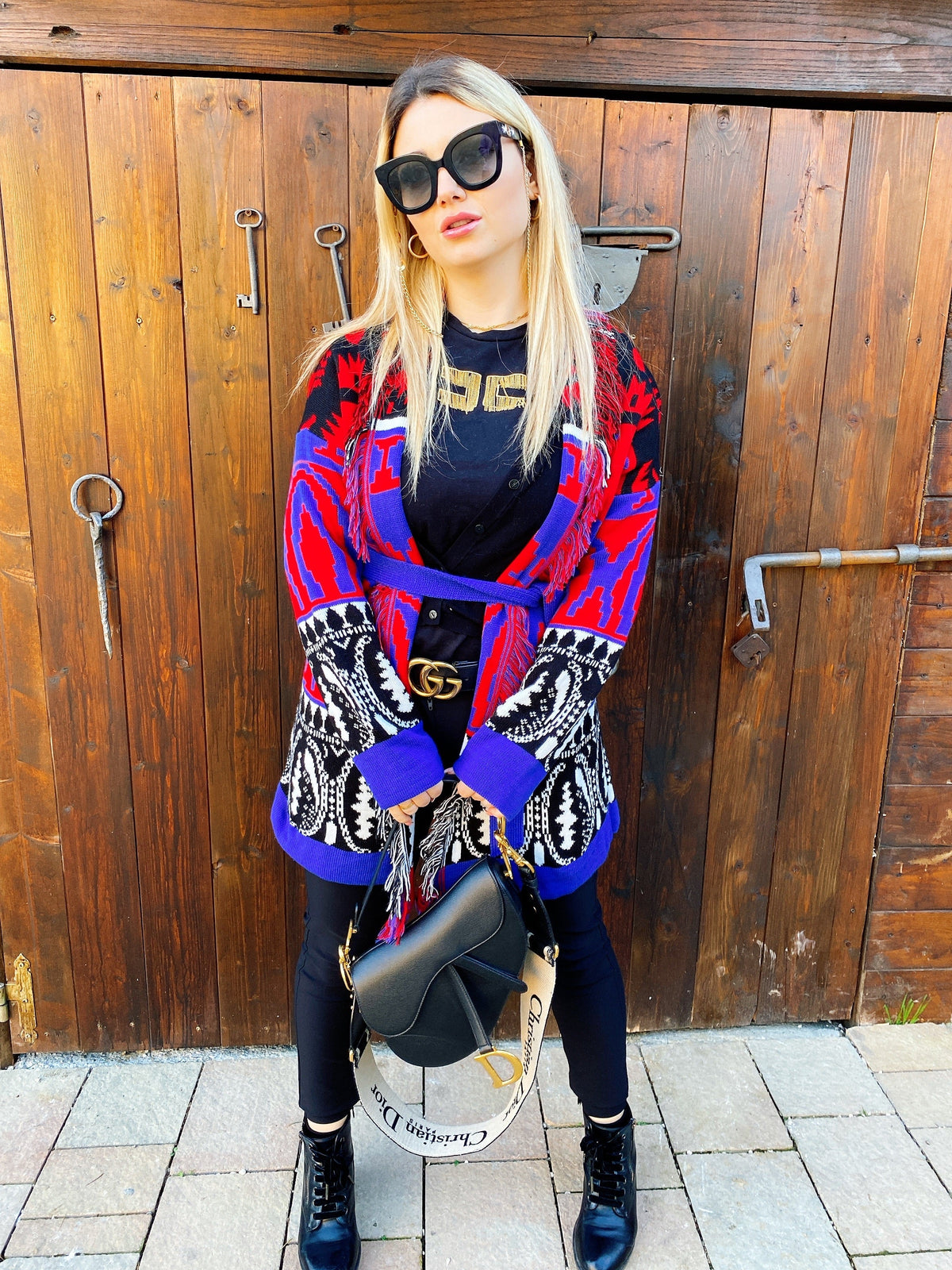Cardigan rosso blu con frange e cinta