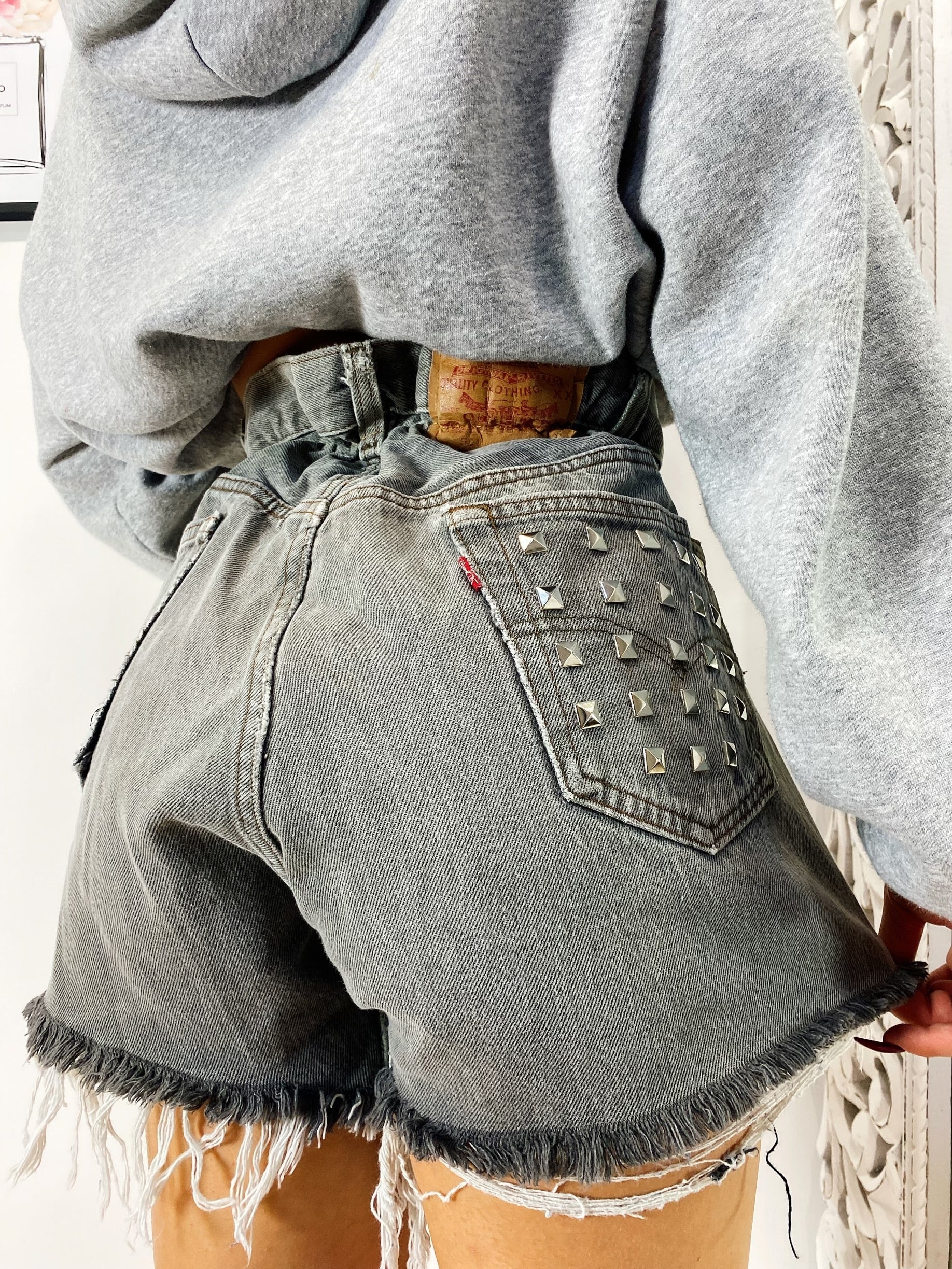 Levi’s Vintage grigio chiaro con borchie