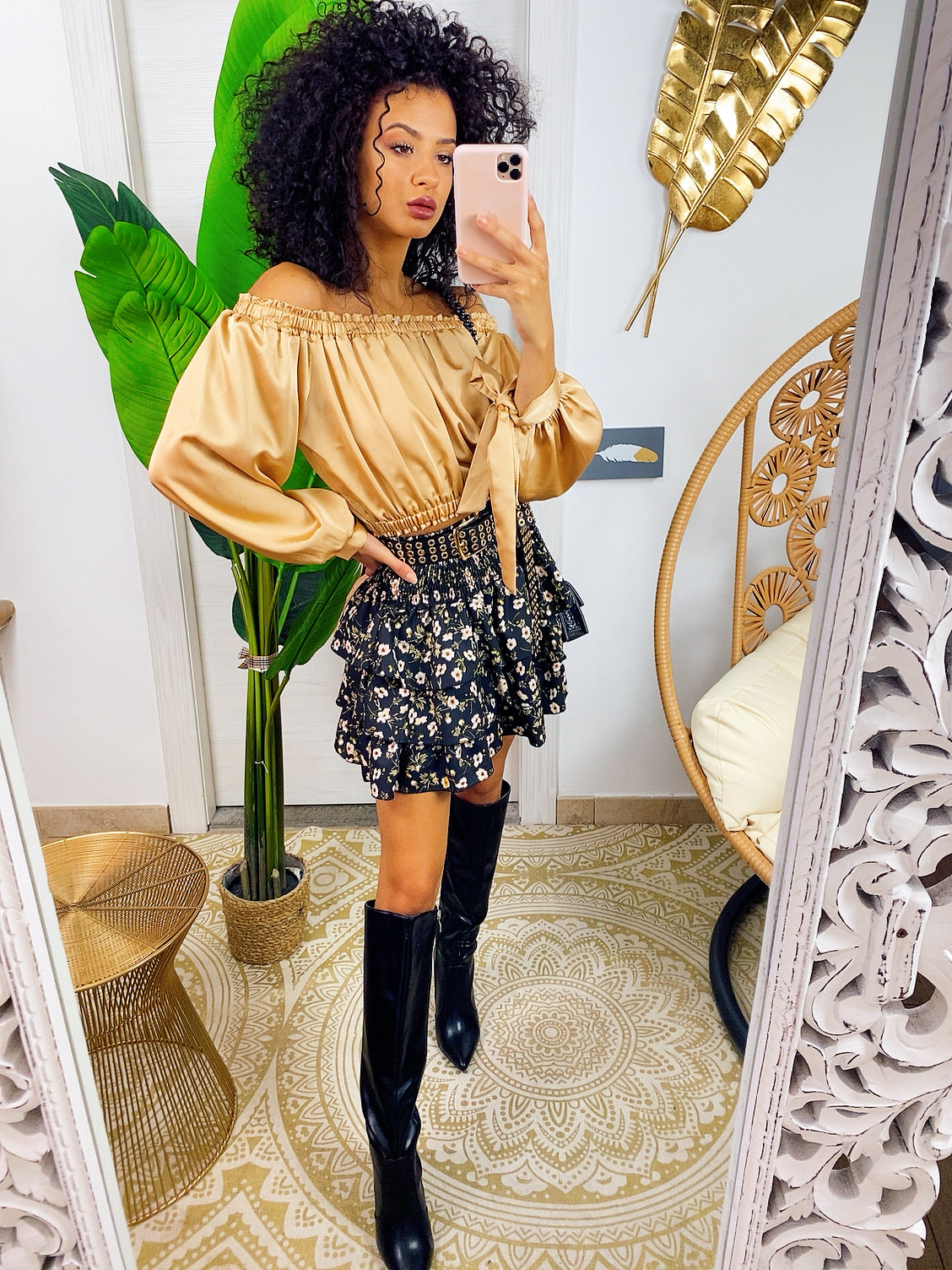 Top in raso manica lunga oro