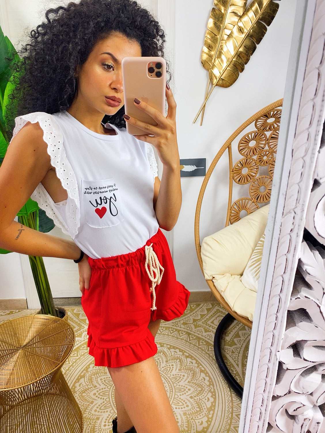 Short rosso con arricciatura