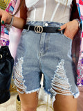 Short con spacchi anteriori sfrangiato