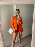 Completo giacca e short arancio