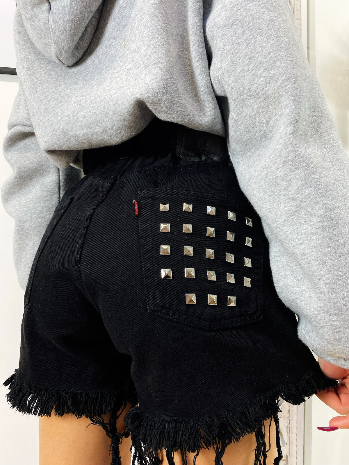 Short Levi’s Vintage nero con borchie