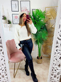 Maglione bianco con perle scollo a U